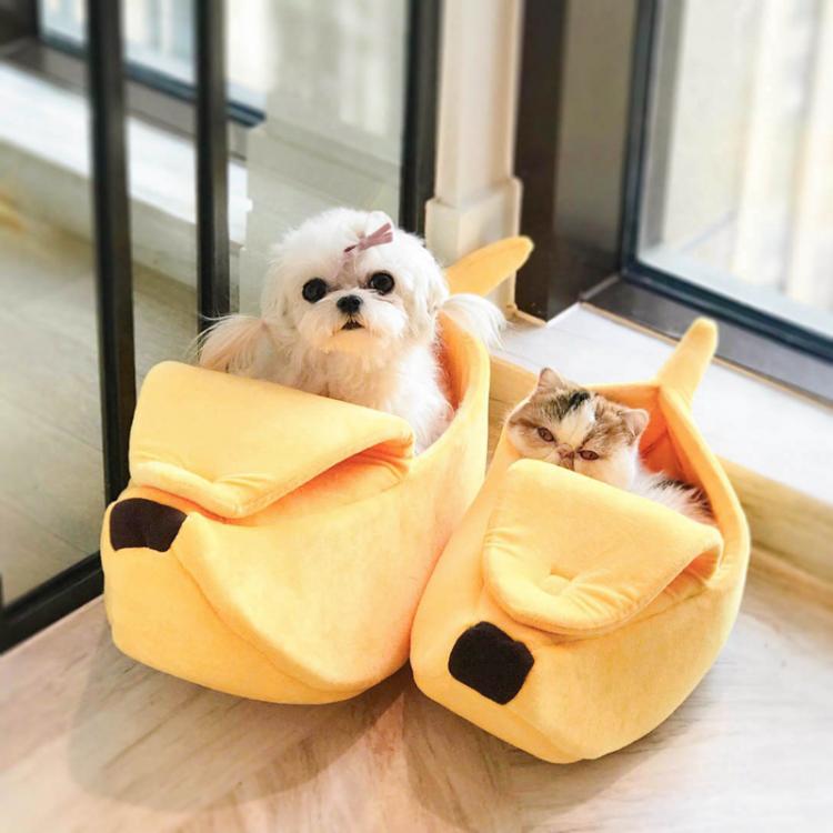 Cat Dog Banana Bed House Cozy Kennel Warm Portable Pet Basket GTPD Global Trending Products Direct